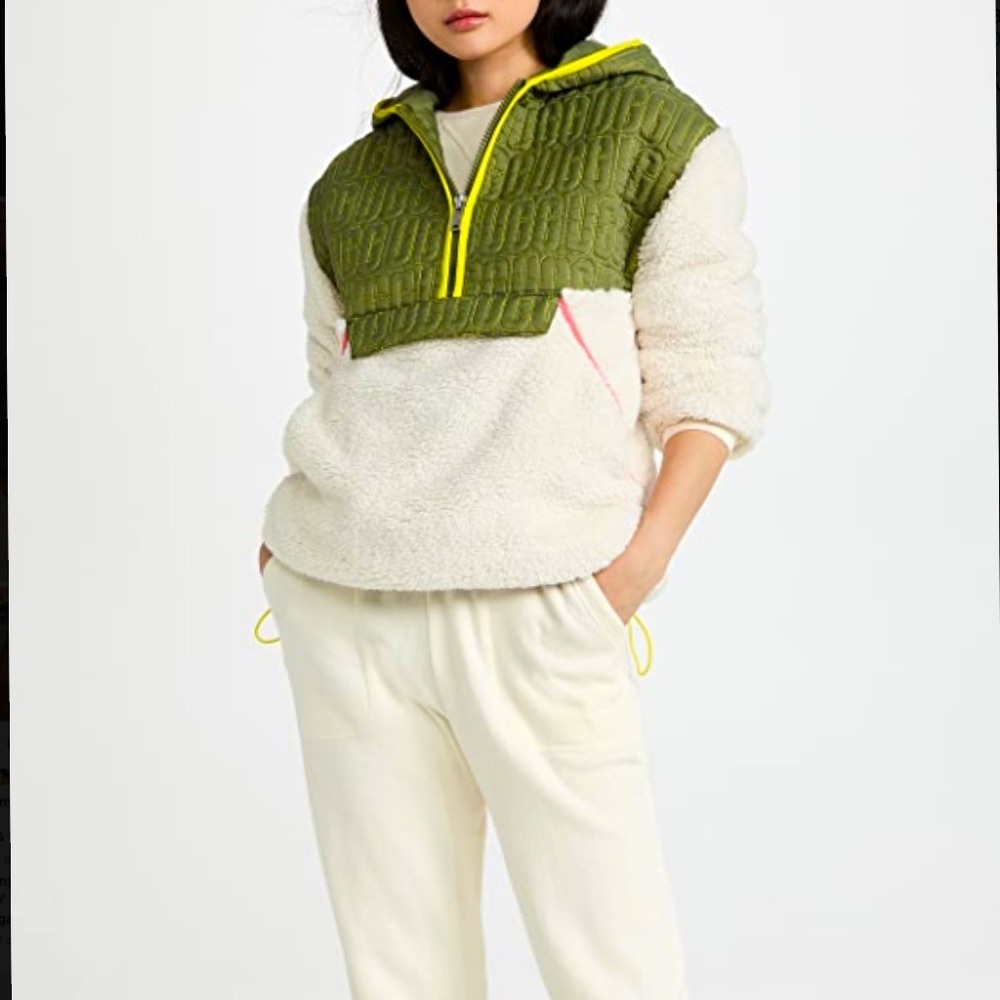 NWT Vintage UGG® Womens Iggy Faux Fur Hooded Half-Zip Pullover